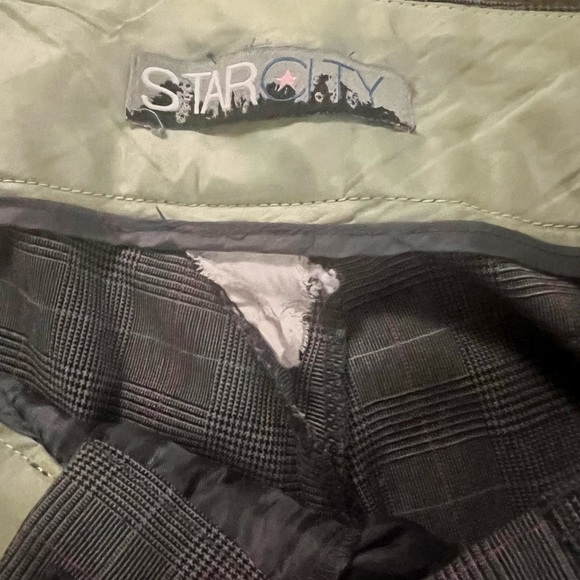 Gray plaid Capri pants - Picture 3 of 6